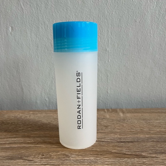 Rodan + Fields Micro-Exfoliator Roller - Picture 5 of 6